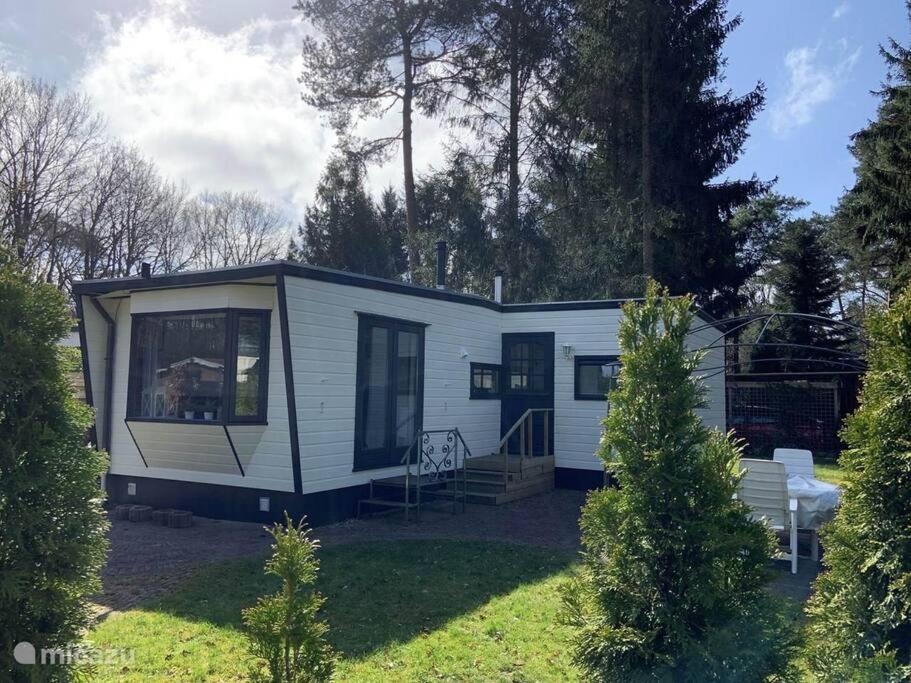 Вилла Sfeervol Chalet In Drenthe Bij Het Dwingelderveld Спиер Экстерьер фото