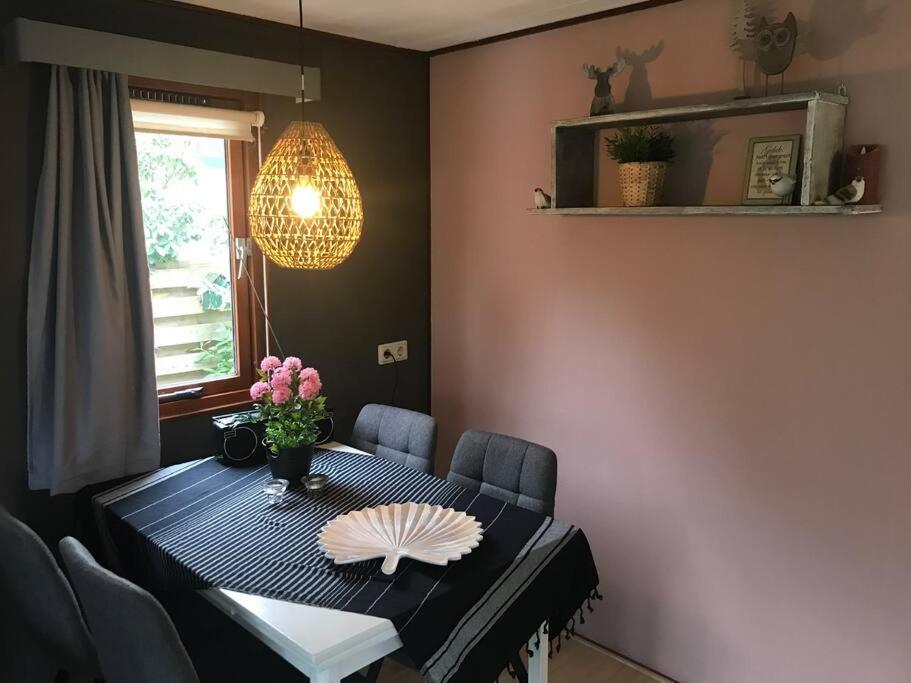 Вилла Sfeervol Chalet In Drenthe Bij Het Dwingelderveld Спиер Экстерьер фото