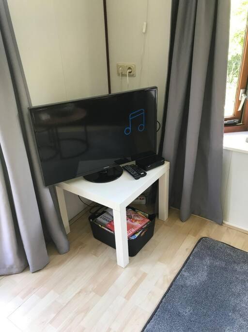 Вилла Sfeervol Chalet In Drenthe Bij Het Dwingelderveld Спиер Экстерьер фото