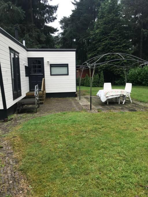Вилла Sfeervol Chalet In Drenthe Bij Het Dwingelderveld Спиер Экстерьер фото