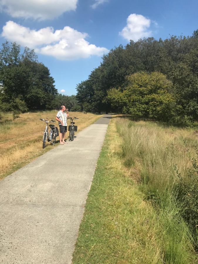 Вилла Sfeervol Chalet In Drenthe Bij Het Dwingelderveld Спиер Экстерьер фото